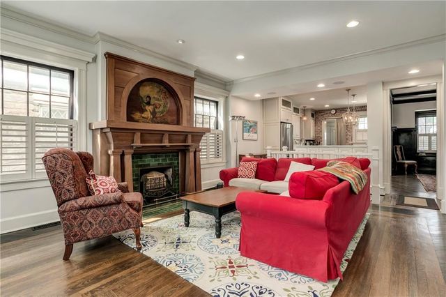 3820 CAMPBELL Street, Kansas City, MO 64109