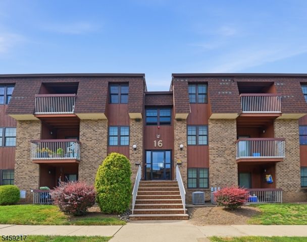 191 Sierra Ct 191, Woodbridge Twp., NJ 07095