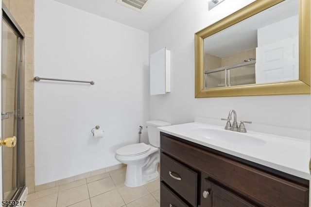 191 Sierra Ct 191, Woodbridge Twp., NJ 07095