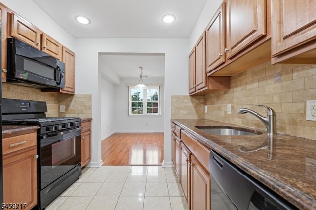 191 Sierra Ct 191, Woodbridge Twp., NJ 07095