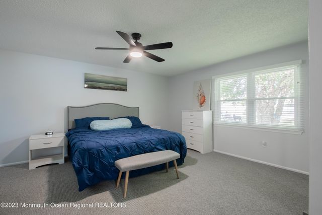 49 Williamsburg Drive, Tinton Falls, NJ 07753