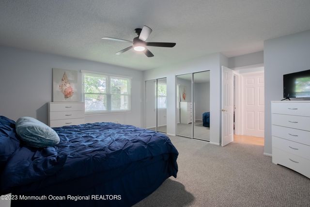 49 Williamsburg Drive, Tinton Falls, NJ 07753