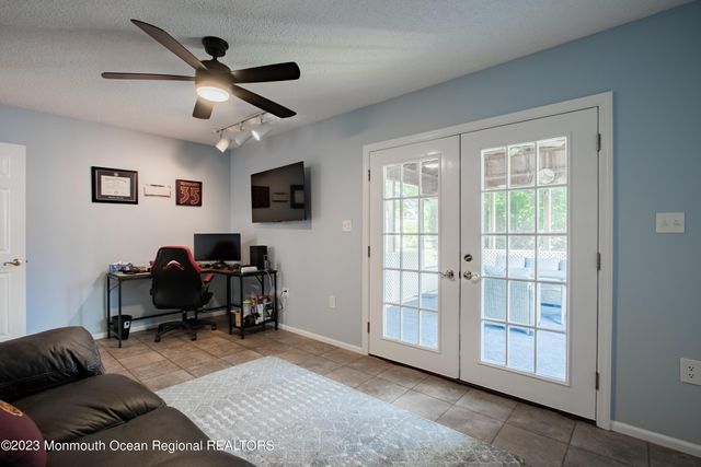 49 Williamsburg Drive, Tinton Falls, NJ 07753