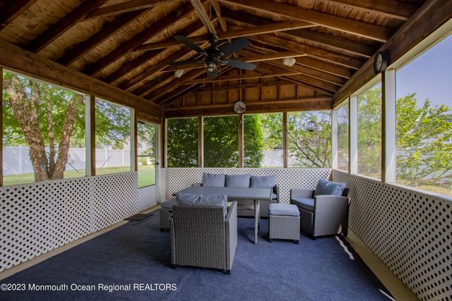 49 Williamsburg Drive, Tinton Falls, NJ 07753