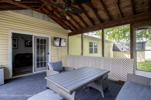 49 Williamsburg Drive, Tinton Falls, NJ 07753