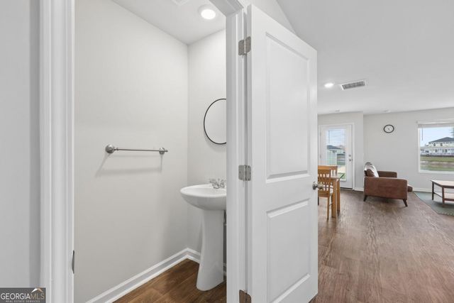 172 Coneflower Road, Bloomingdale, GA 31302