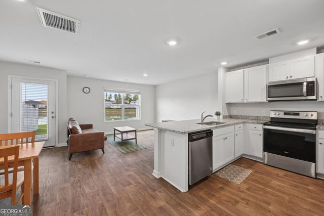 172 Coneflower Road, Bloomingdale, GA 31302