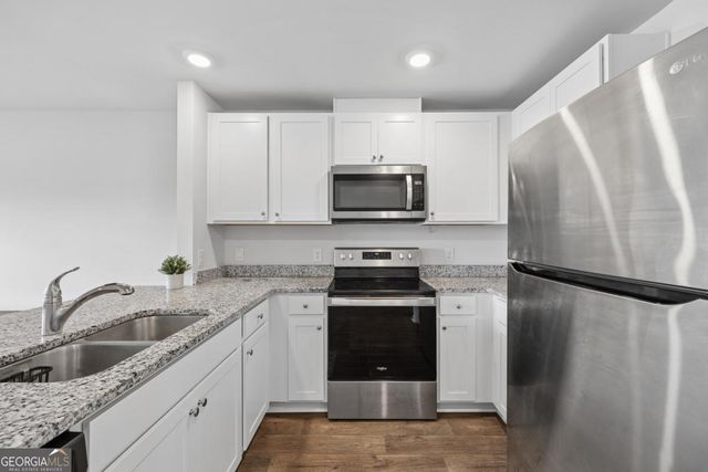 172 Coneflower Road, Bloomingdale, GA 31302