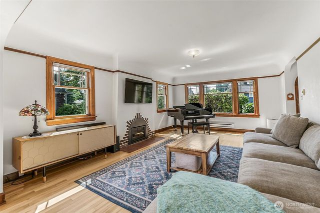 1115 N Cedar Street, Tacoma, WA 98406