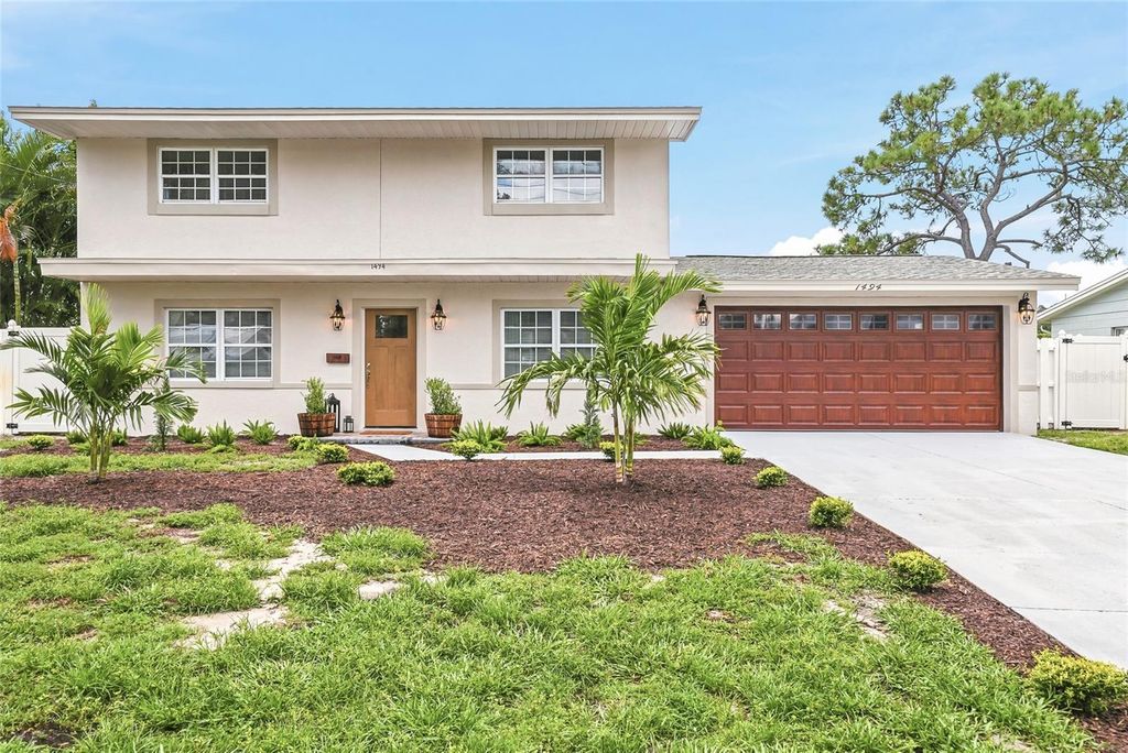 Image 2 of property listing at 1494 85TH AVENUE N, St Petersburg, FL 33702