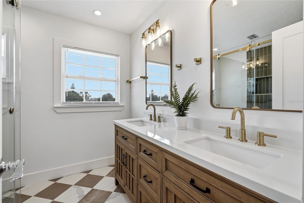 Image 33 of property listing at 1494 85TH AVENUE N, St Petersburg, FL 33702