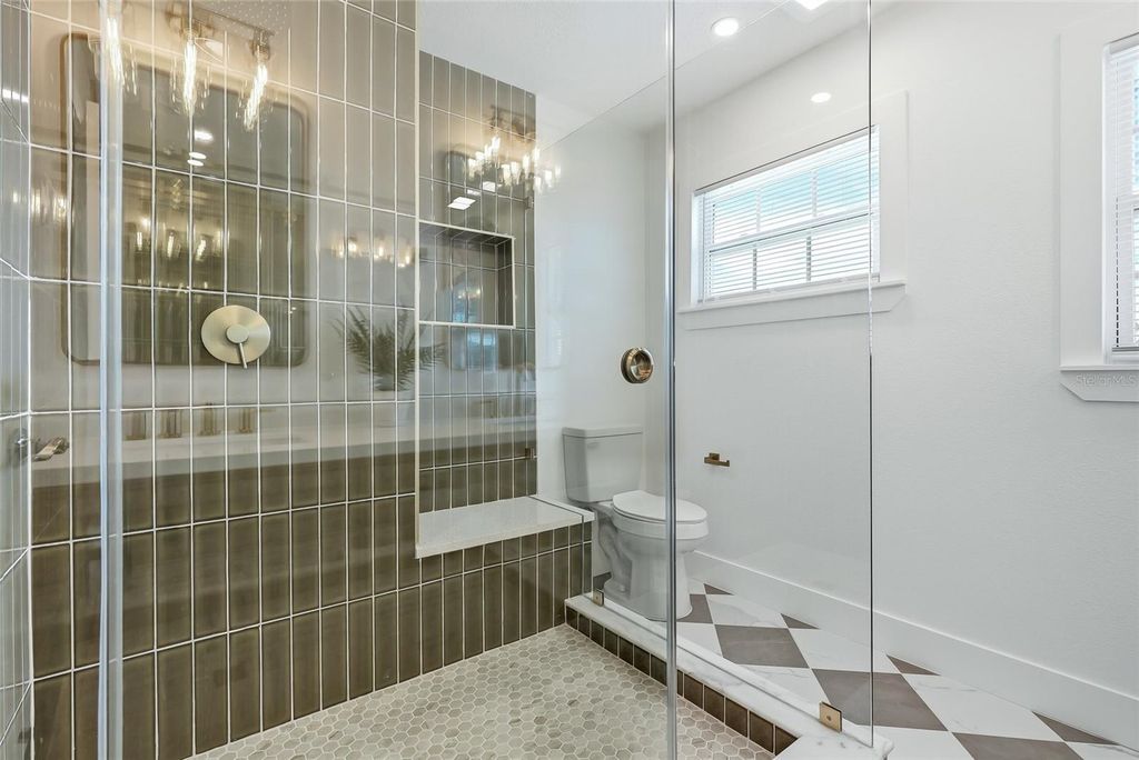 Image 37 of property listing at 1494 85TH AVENUE N, St Petersburg, FL 33702