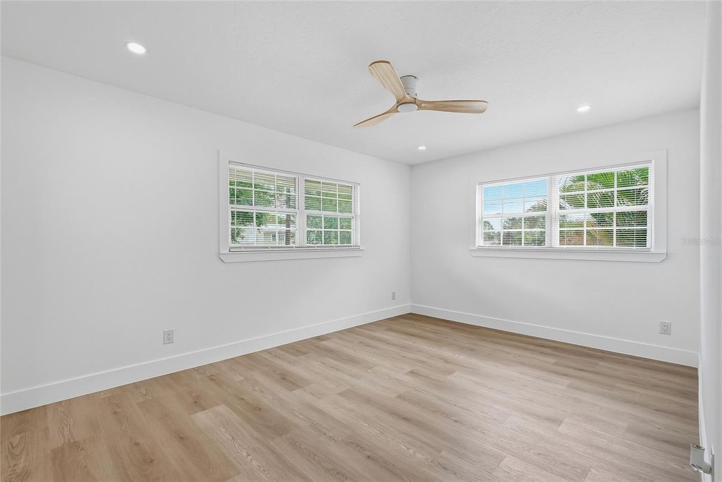 Image 38 of property listing at 1494 85TH AVENUE N, St Petersburg, FL 33702