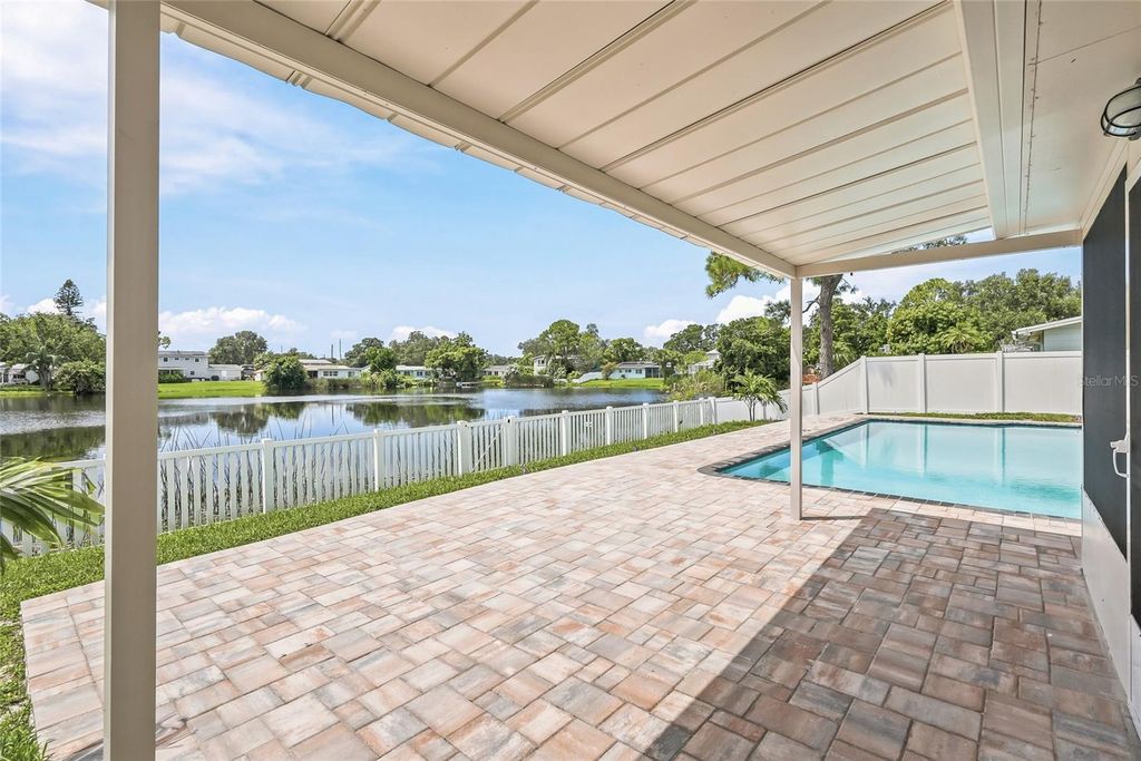 Image 5 of property listing at 1494 85TH AVENUE N, St Petersburg, FL 33702