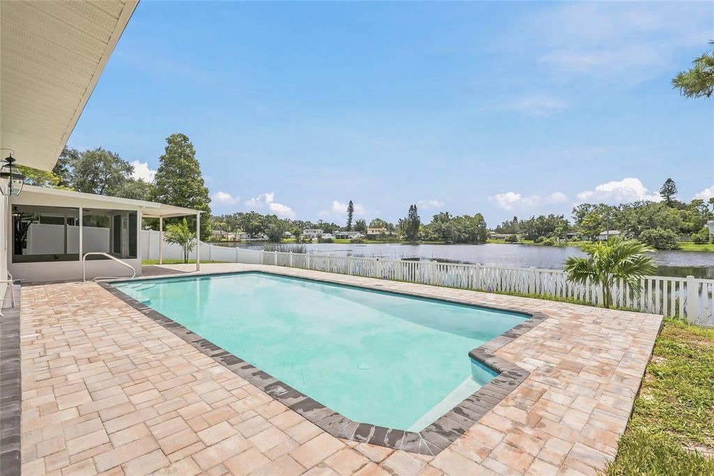 Image 6 of property listing at 1494 85TH AVENUE N, St Petersburg, FL 33702