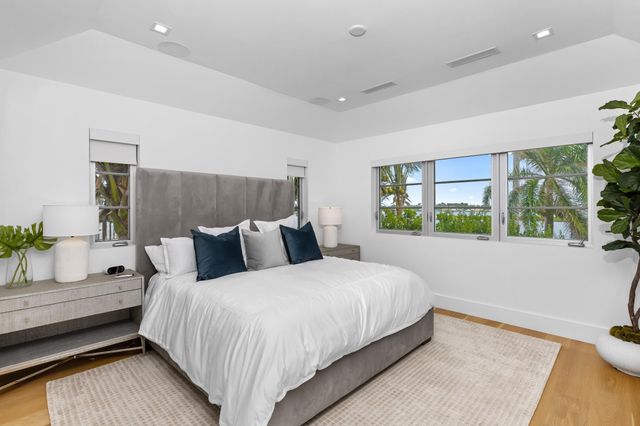 2745 S Flagler Drive, West Palm Beach, FL 33405