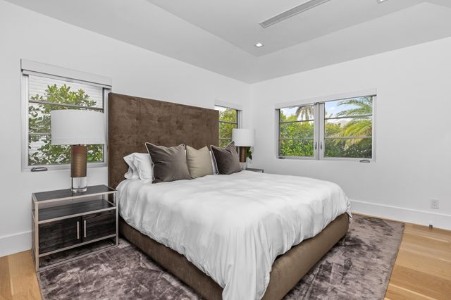 2745 S Flagler Drive, West Palm Beach, FL 33405