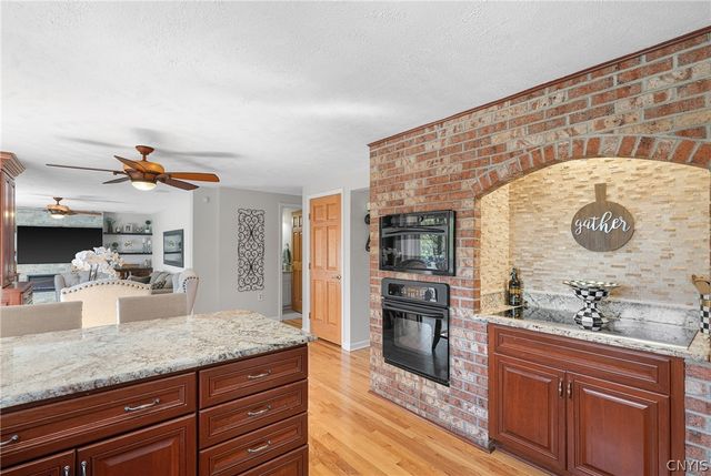 5018 Chesapeake Drive, Clay, NY 13212