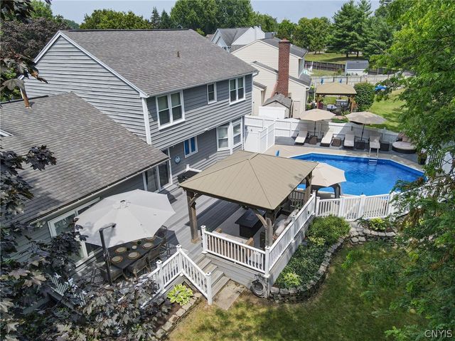 5018 Chesapeake Drive, Clay, NY 13212