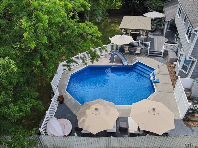 5018 Chesapeake Drive, Clay, NY 13212