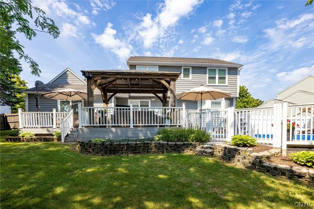 5018 Chesapeake Drive, Clay, NY 13212