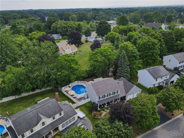 5018 Chesapeake Drive, Clay, NY 13212