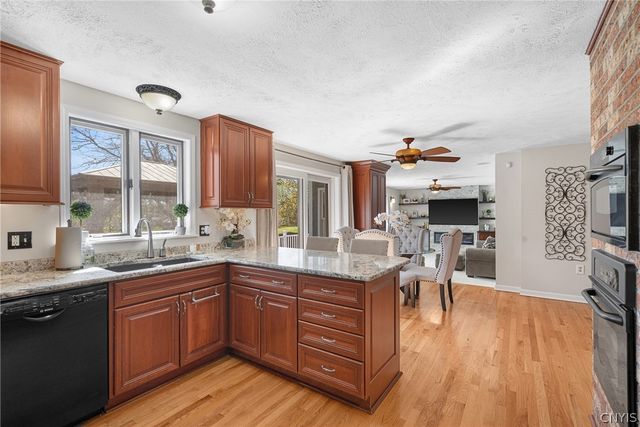 5018 Chesapeake Drive, Clay, NY 13212