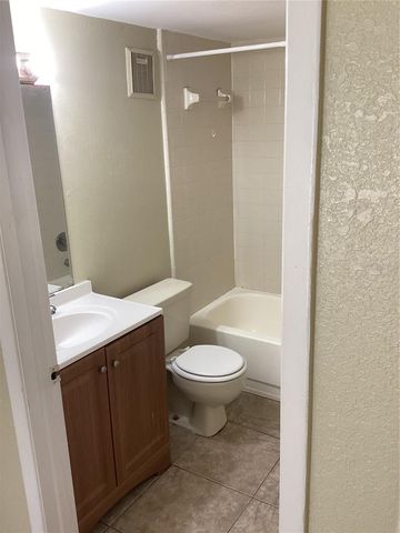 14321 HANGING MOSS CIRCLE 101, Tampa, FL 33613