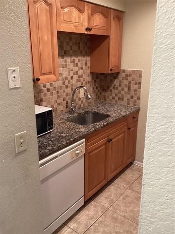 14321 HANGING MOSS CIRCLE 101, Tampa, FL 33613