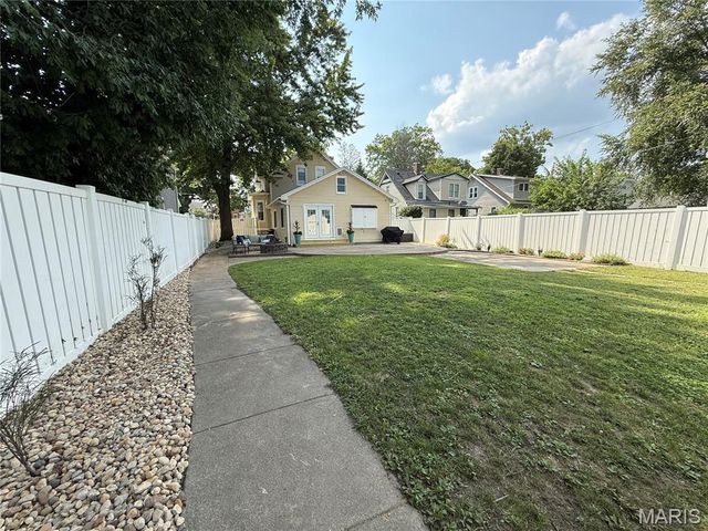1821 Evergreen Avenue, Alton, IL 62002