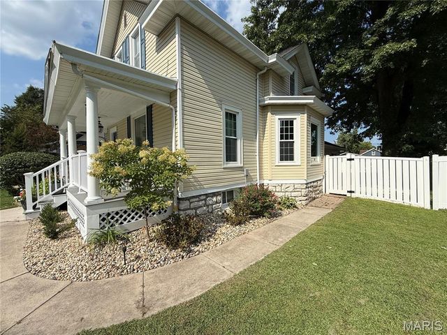 1821 Evergreen Avenue, Alton, IL 62002