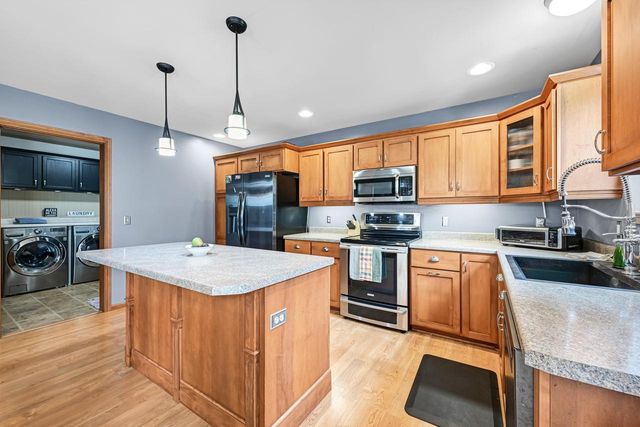 9218 Ancient Oak LANE, Verona, WI 53593