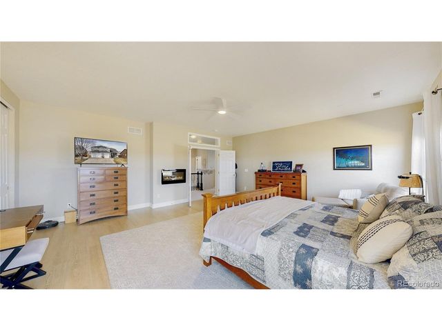 831 Glenarbor Cir, Longmont, CO 80504