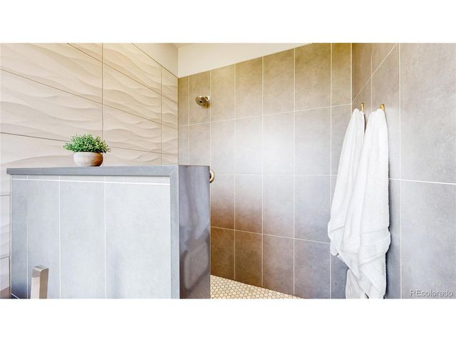 831 Glenarbor Cir, Longmont, CO 80504