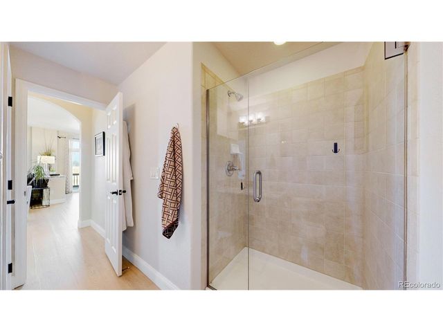 831 Glenarbor Cir, Longmont, CO 80504