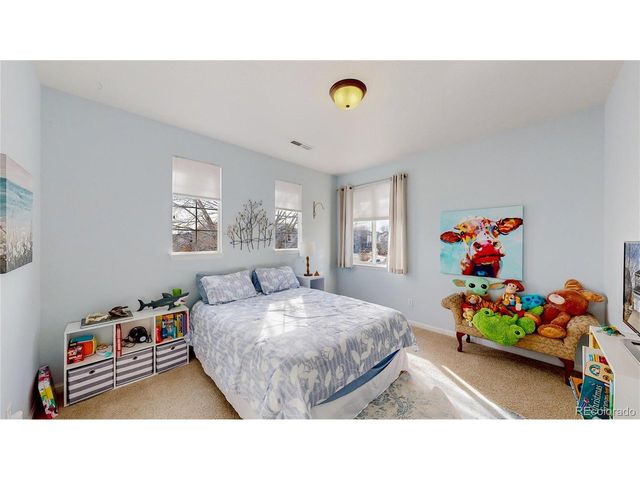 831 Glenarbor Cir, Longmont, CO 80504