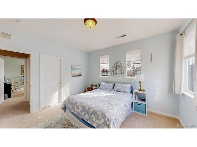 831 Glenarbor Cir, Longmont, CO 80504