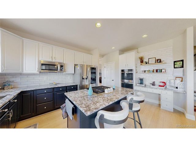 831 Glenarbor Cir, Longmont, CO 80504