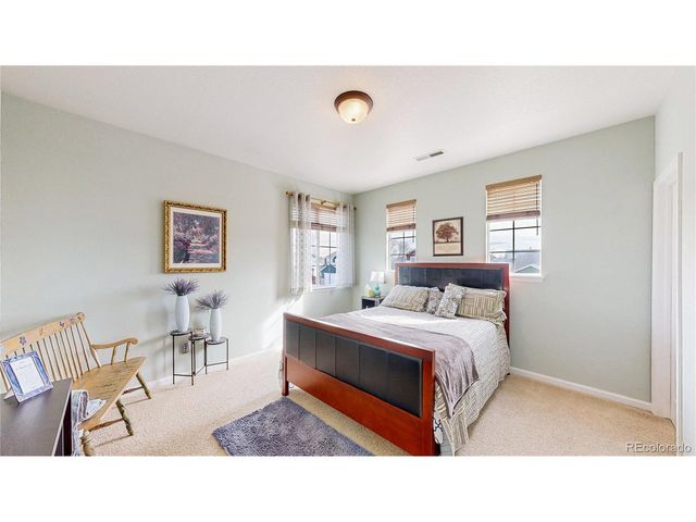 831 Glenarbor Cir, Longmont, CO 80504