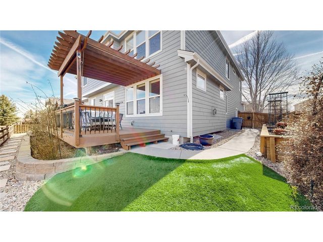 831 Glenarbor Cir, Longmont, CO 80504