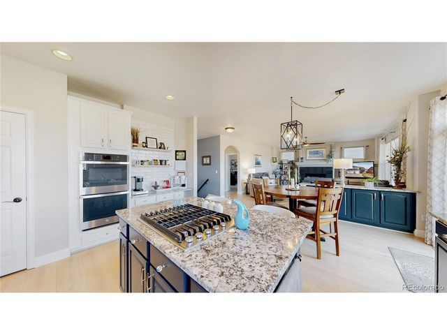 831 Glenarbor Cir, Longmont, CO 80504