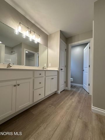 25264 E Sunset Maple Drive, Perrysburg, OH 43551