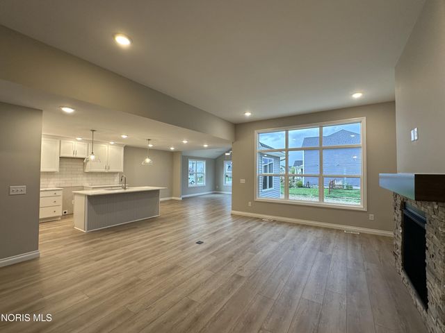 25264 E Sunset Maple Drive, Perrysburg, OH 43551