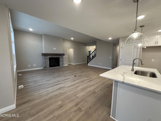 25264 E Sunset Maple Drive, Perrysburg, OH 43551