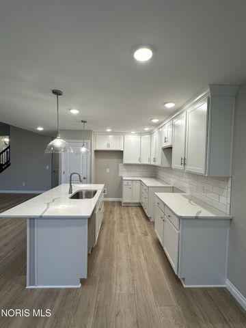 25264 E Sunset Maple Drive, Perrysburg, OH 43551