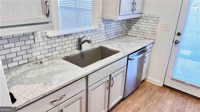 6243 Shoreview Circle, Flowery Branch, GA 30542