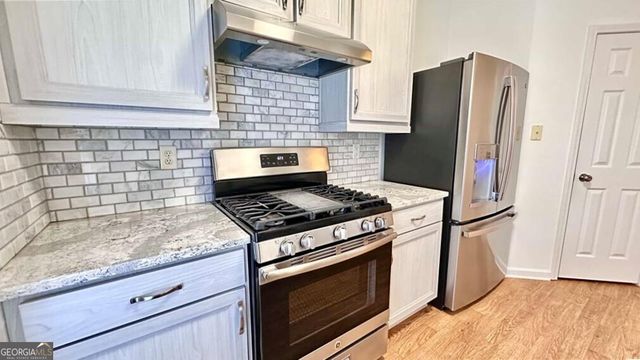 6243 Shoreview Circle, Flowery Branch, GA 30542