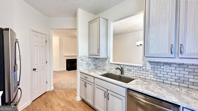 6243 Shoreview Circle, Flowery Branch, GA 30542