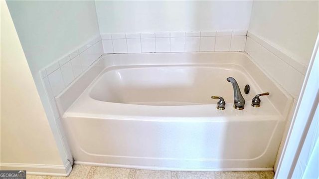 6243 Shoreview Circle, Flowery Branch, GA 30542