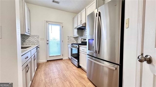 6243 Shoreview Circle, Flowery Branch, GA 30542